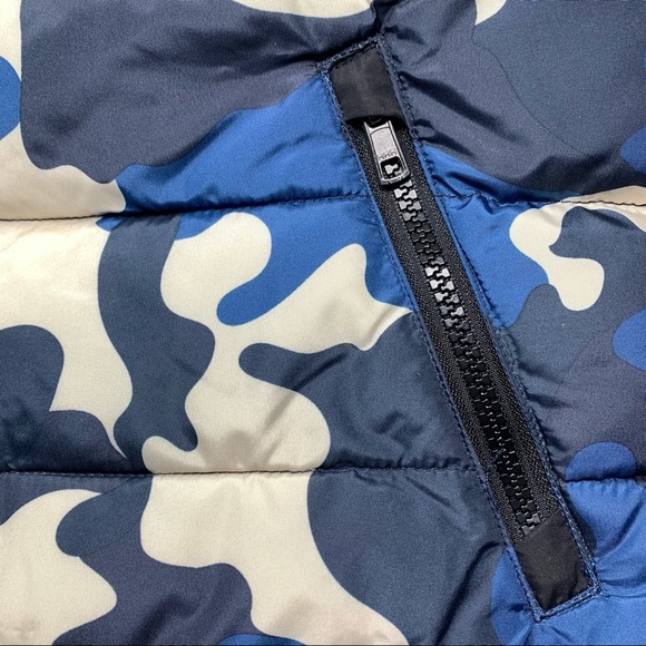 NWOT Blue Camouflage Puffer Vest Size 10 - Picture 3 of 5